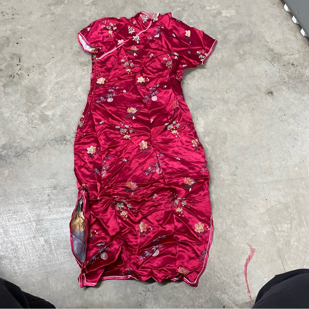 Red Sheath Dress with  Sleeves and Mandarin Collar